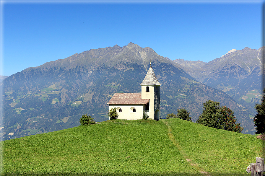 foto Monte San Vigilio e Lago Nero